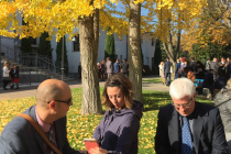 Put down your device and look at me